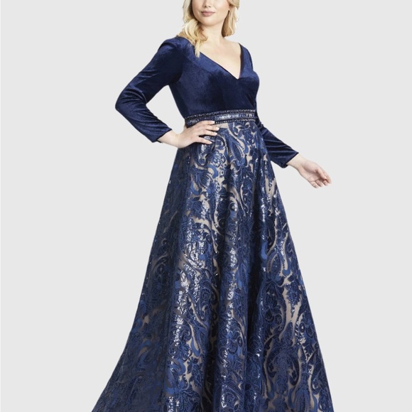 MAC DUGGAL
Midnight Velvet A-Line Evening Gown (Plus) SIZE 18 in MIDNIGHT $558 - Picture 1 of 3